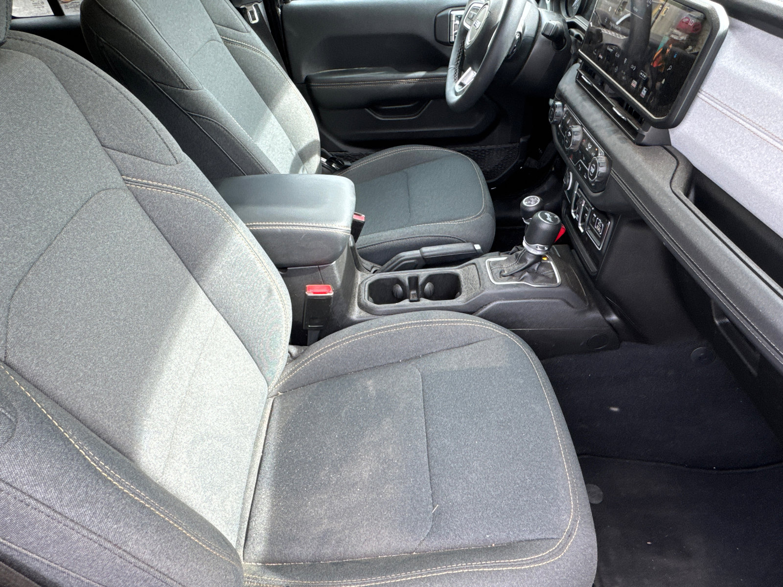 Used 2025 Jeep Wrangler Sahara w/ Safety Group AWD/4WD image 13