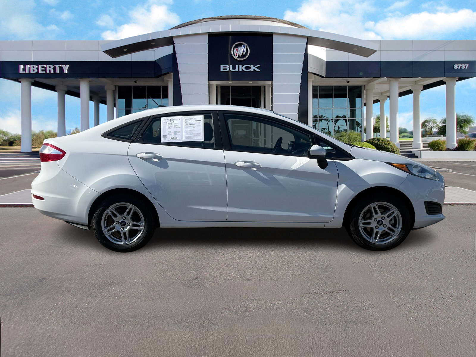 Used 2019 Ford Fiesta SE image 2