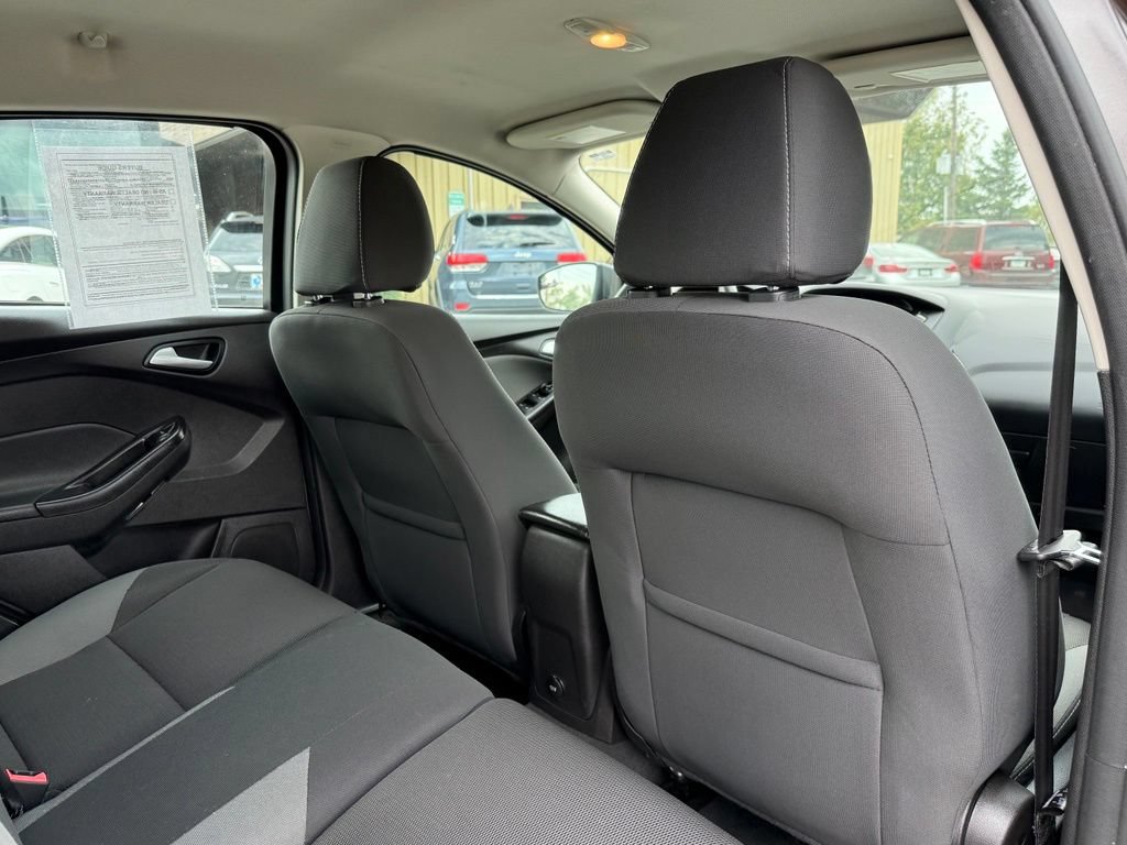 Used 2014 Ford Focus SE FWD image 18