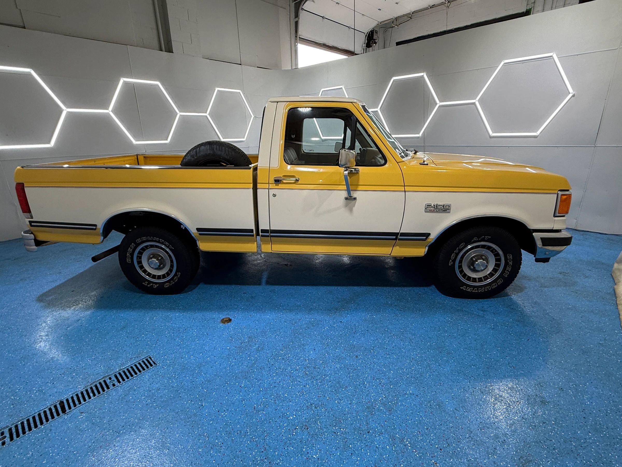 Used 1989 Ford F150 2WD Regular Cab image 2