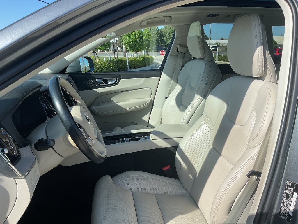 Used 2021 Volvo XC60 T5 Inscription FWD image 13
