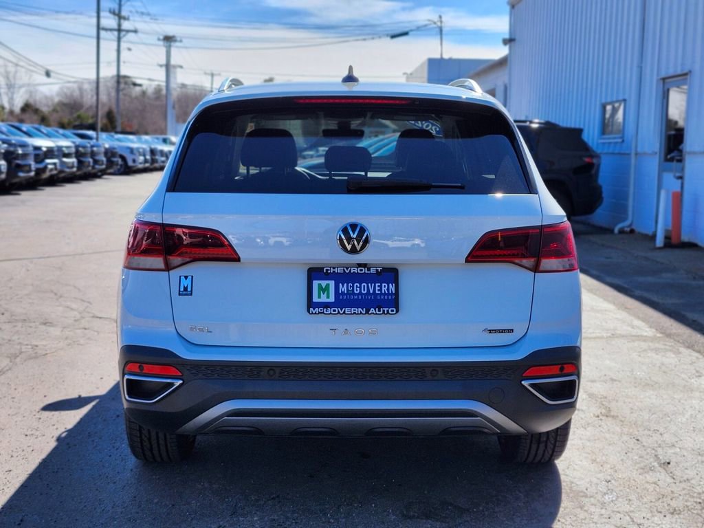 Used 2022 Volkswagen Taos SEL image 4