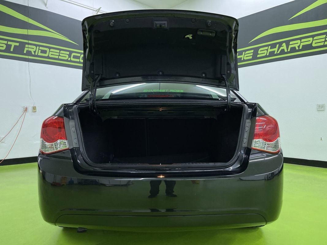 Used 2013 Chevrolet Cruze LS FWD image 9