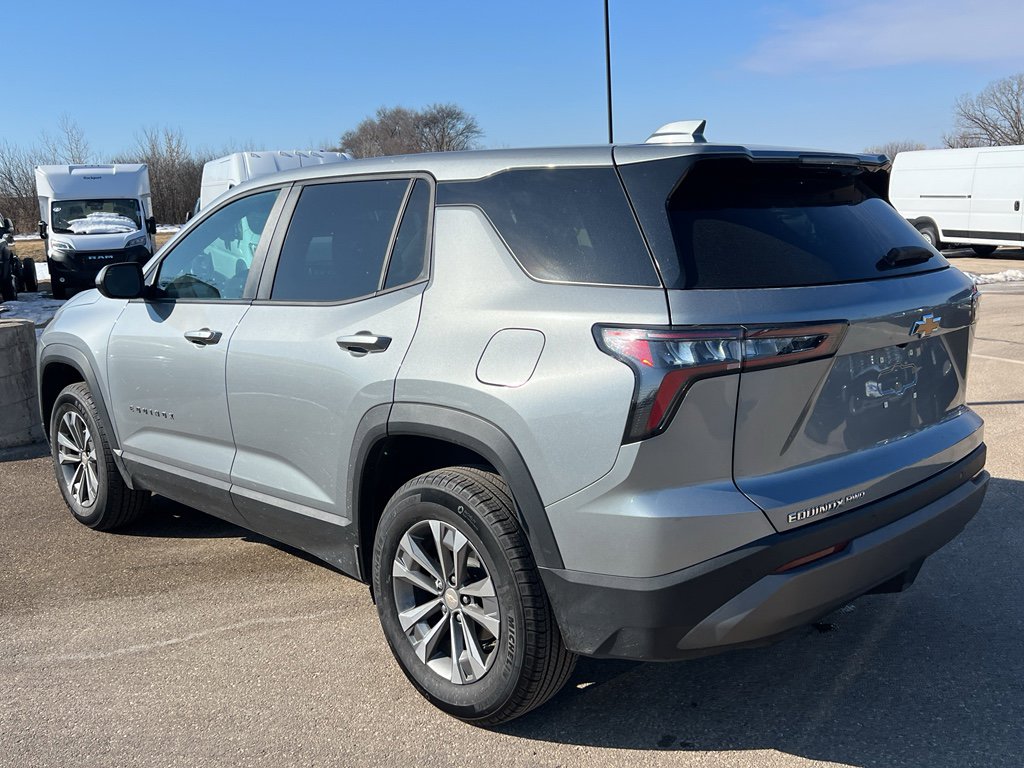 Used 2025 Chevrolet Equinox LT image 3