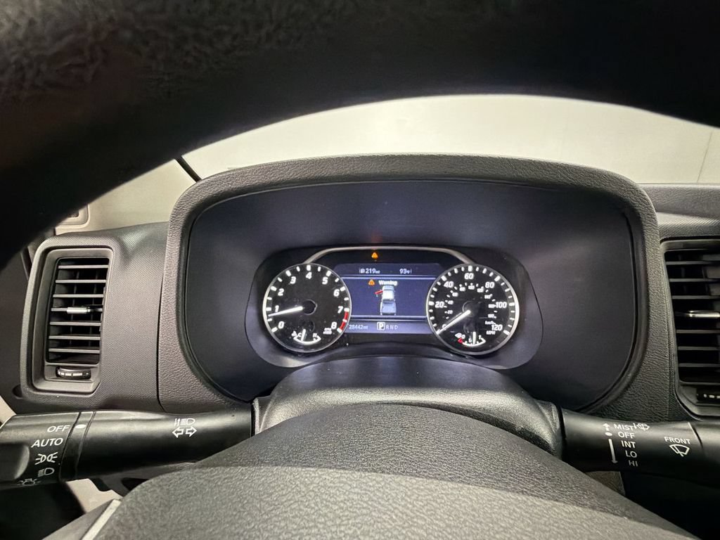 Used 2022 Nissan Frontier S RWD image 11