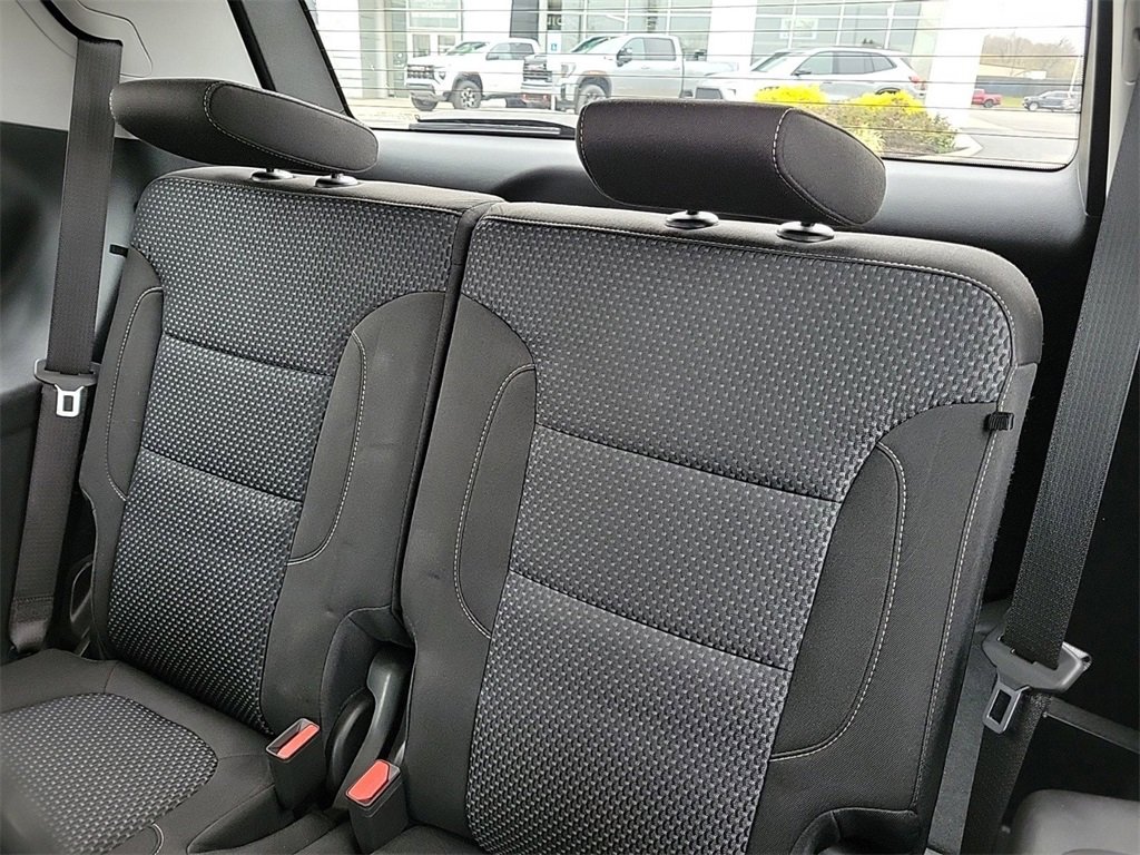 Used 2023 GMC Acadia SLE w/ Driver Convenience Package image 12