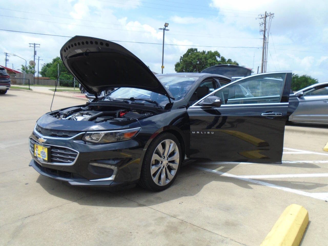 Used 2018 Chevrolet Malibu Premier w/ Premier Sun and Wheel Package FWD image 26