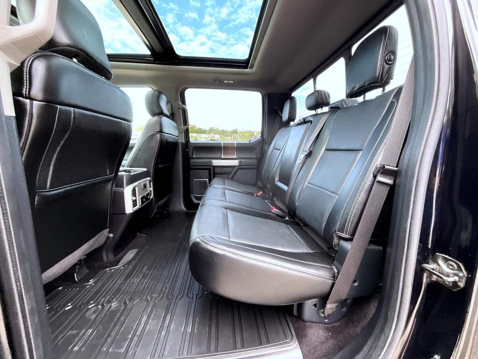 Used 2017 Ford F150 Lariat AWD/4WD image 22