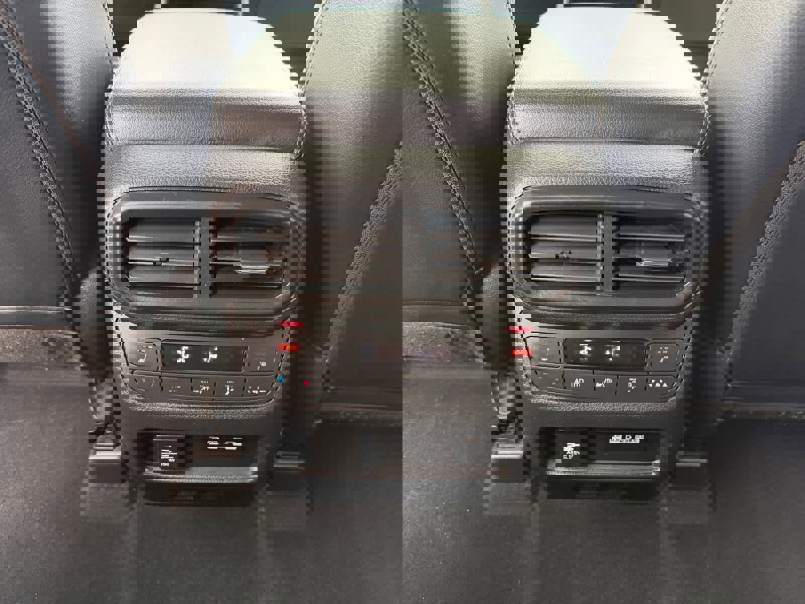 Used 2023 Honda Pilot Elite image 13