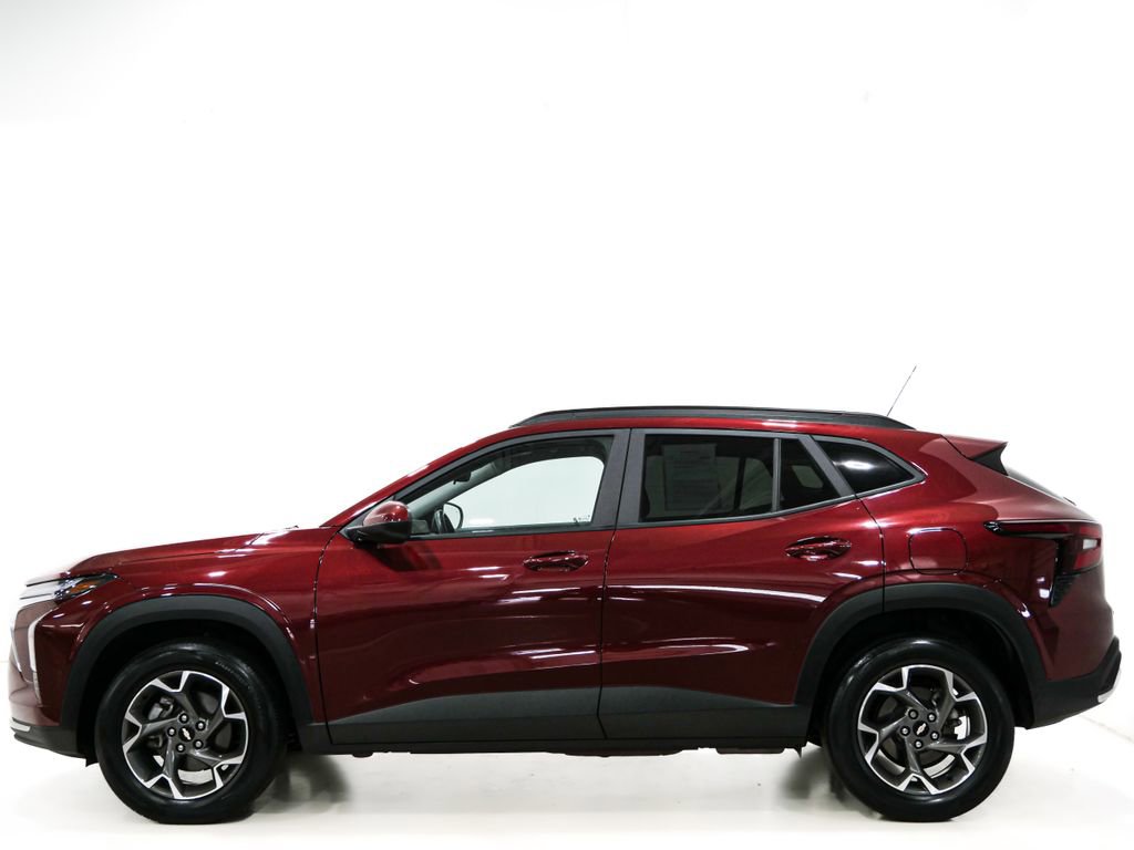 Used 2024 Chevrolet Trax LT w/ Driver Confidence Package FWD image 5