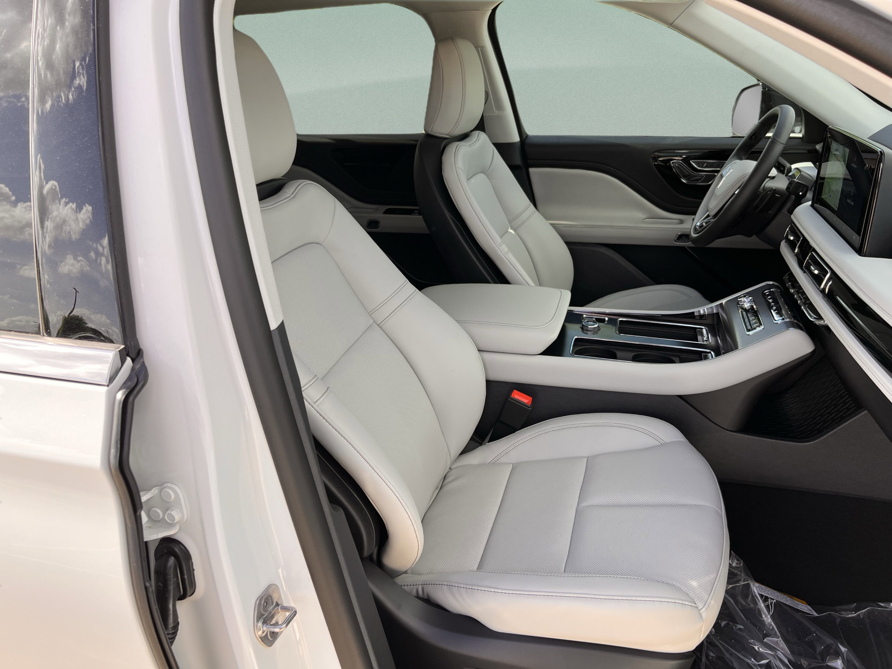 Used 2026 Lincoln Aviator 2WD image 21