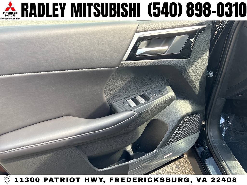 New 2026 Mitsubishi Outlander LE AWD/4WD image 5