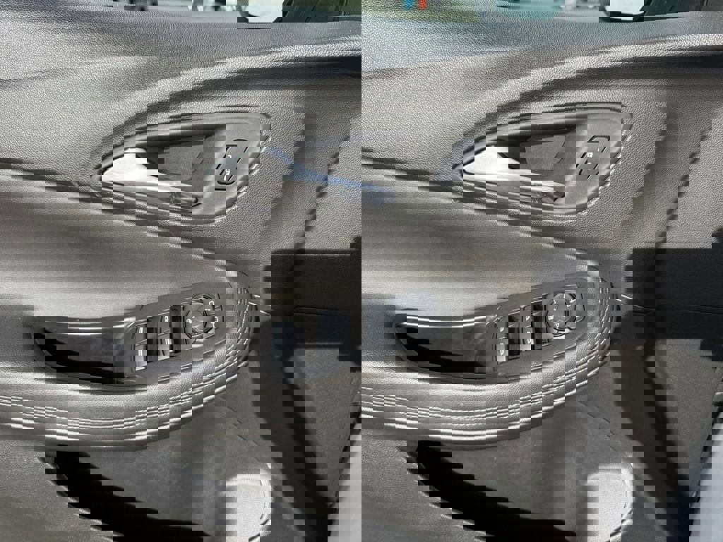 Used 2024 Buick Encore GX Sport Touring image 17