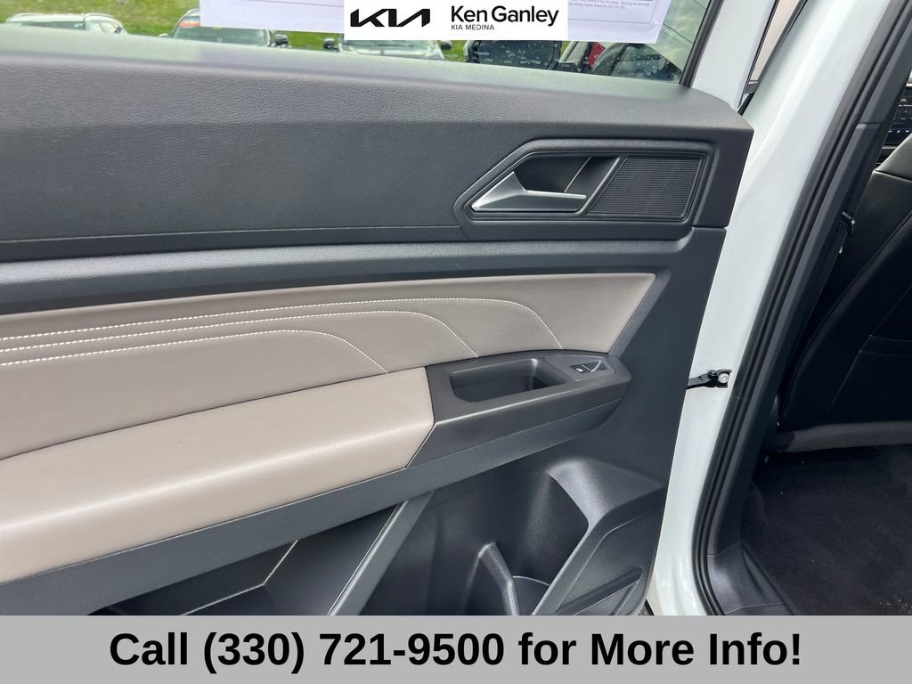 Used 2022 Volkswagen Atlas Cross Sport SE AWD/4WD image 46