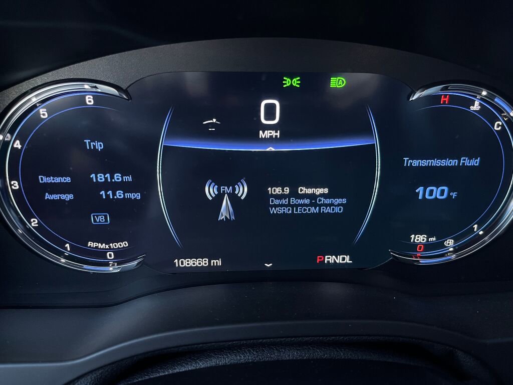 Used 2019 Cadillac Escalade ESV Premium Luxury image 16