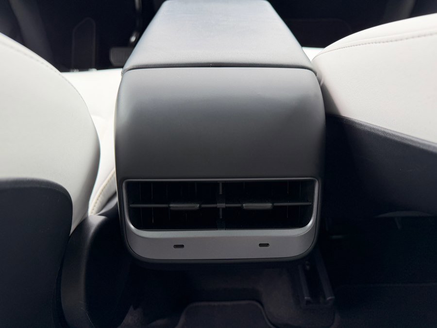 Used 2023 Tesla Model Y Long Range image 41