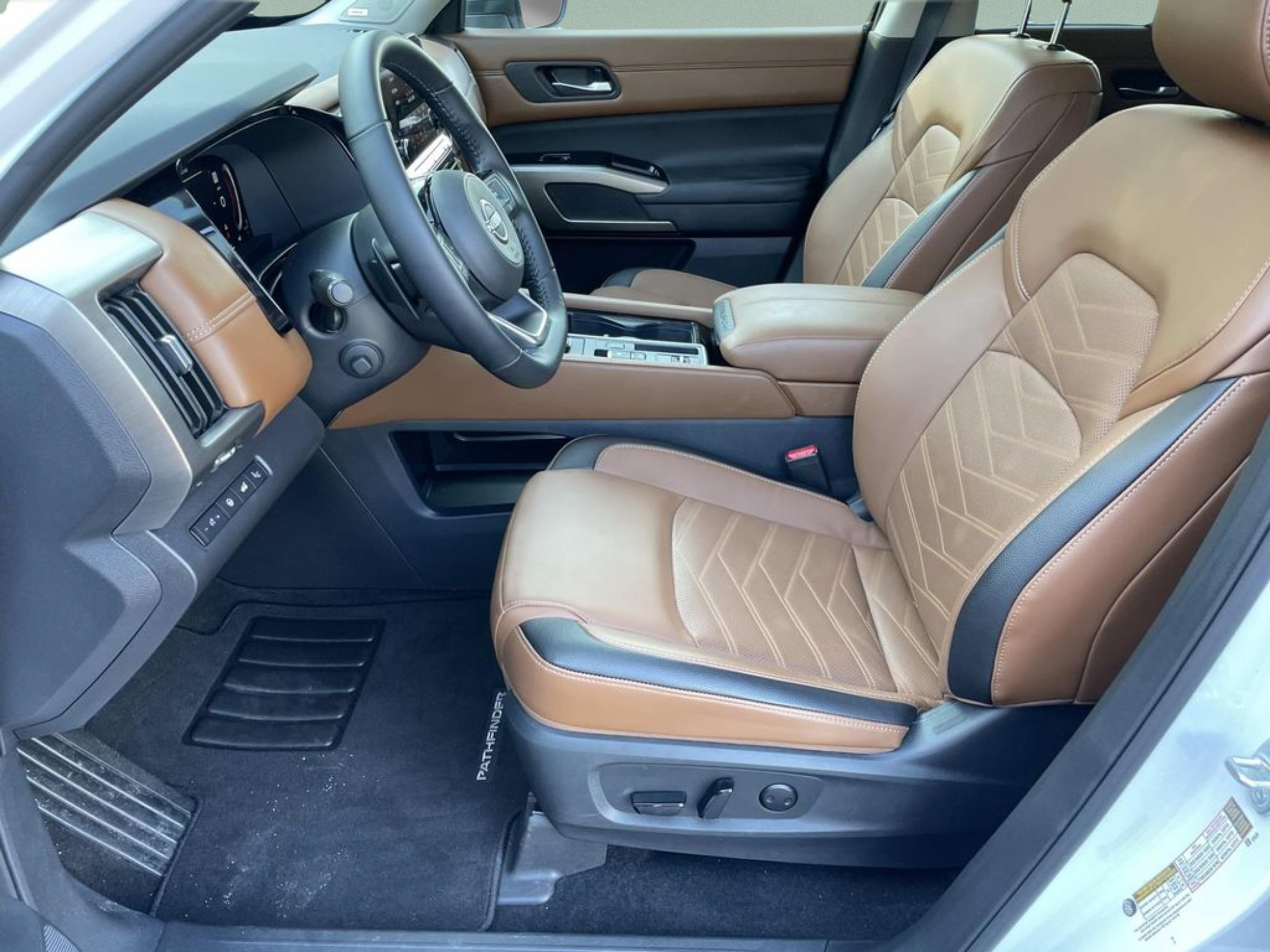Used 2025 Nissan Pathfinder Platinum w/ Cargo Package FWD image 23