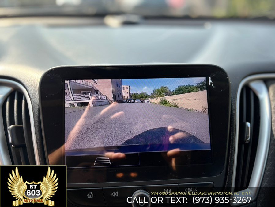 Used 2025 Chevrolet Malibu LT FWD image 19
