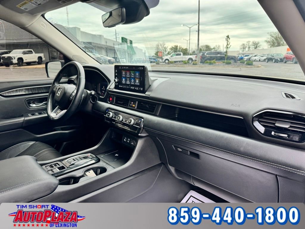 Used 2025 Honda Pilot Elite image 40