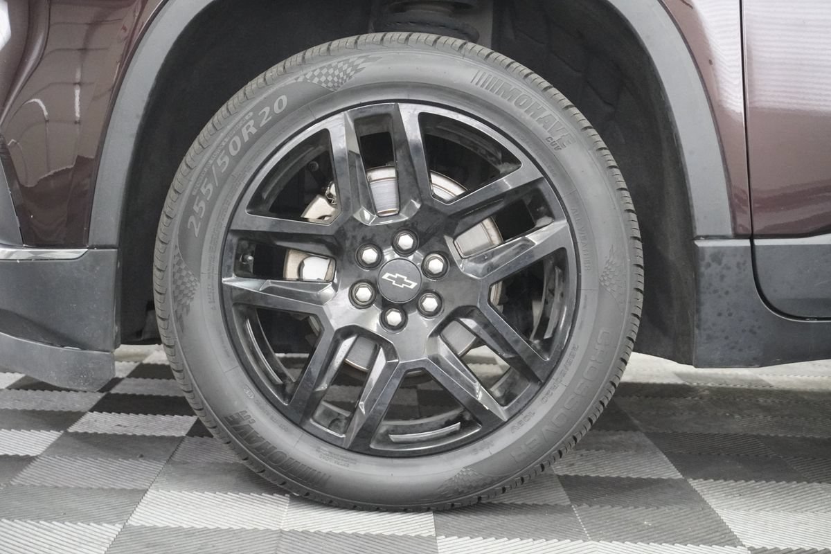 Used 2020 Chevrolet Traverse LT w/ Driver Confidence II Package AWD/4WD image 27