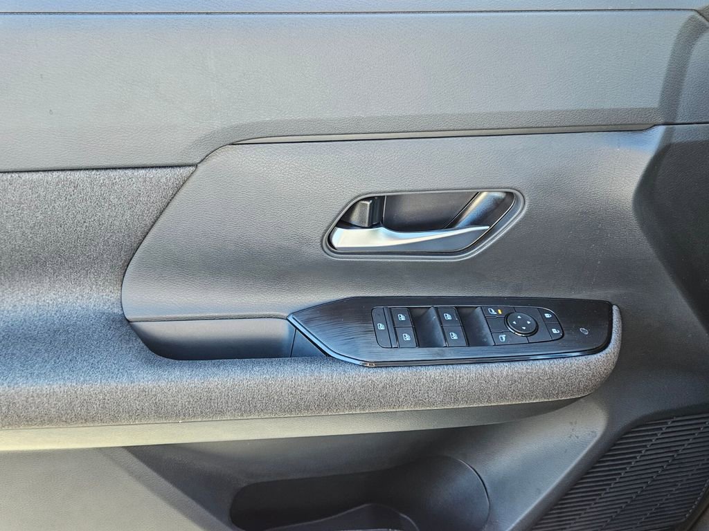 New 2026 Nissan Kicks SV w/ SV Premium Package image 31