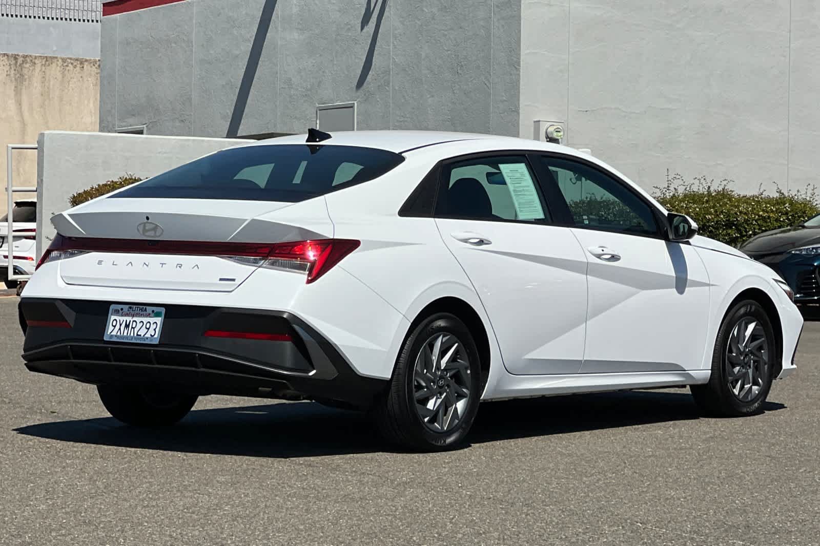 Used 2026 Hyundai Elantra Hybrid FWD video 2