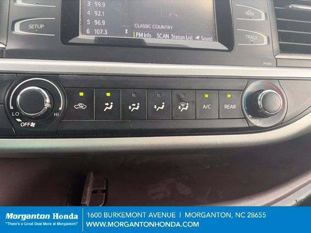 Used 2017 Toyota Highlander LE AWD/4WD image 17