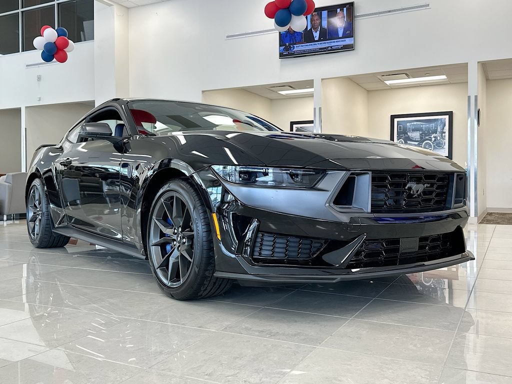 Certified 2025 Ford Mustang Dark Horse RWD image 2