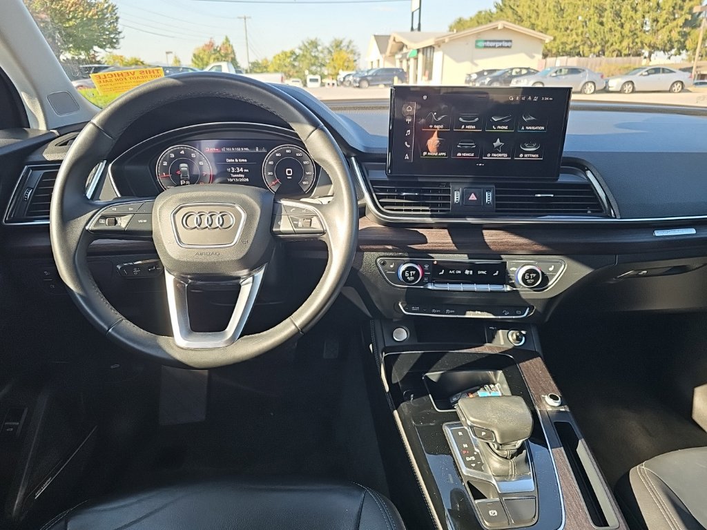 Used 2023 Audi Q5 2.0T Premium Plus w/ Premium Plus Package AWD/4WD image 2