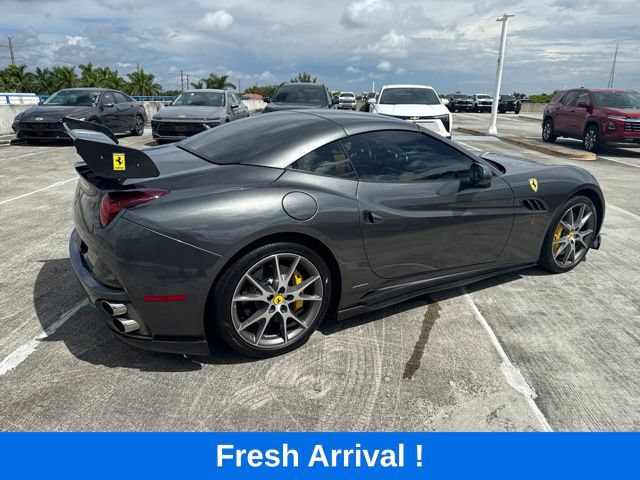 Used 2010 Ferrari California RWD image 4