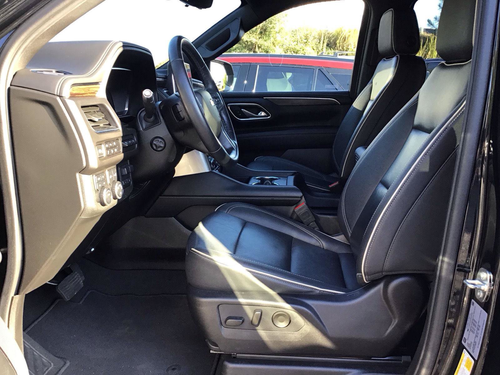 Used 2024 Chevrolet Suburban Premier w/ Premium Package AWD/4WD image 11