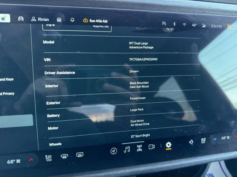 Used 2023 Rivian R1T Adventure image 17