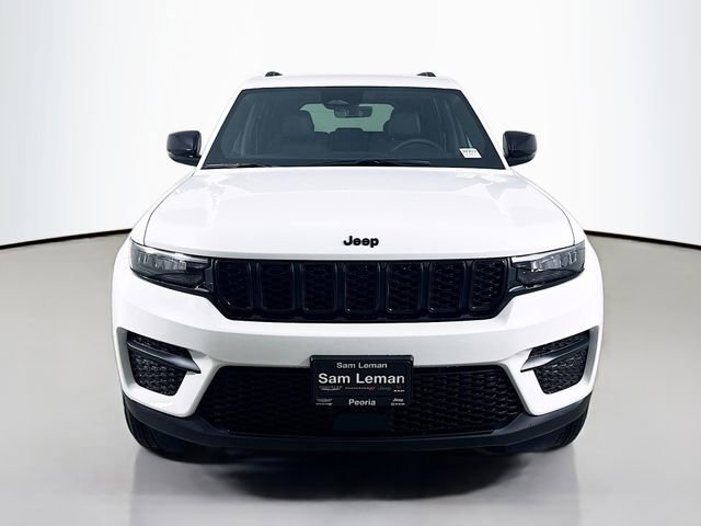 New 2025 Jeep Grand Cherokee Altitude image 2