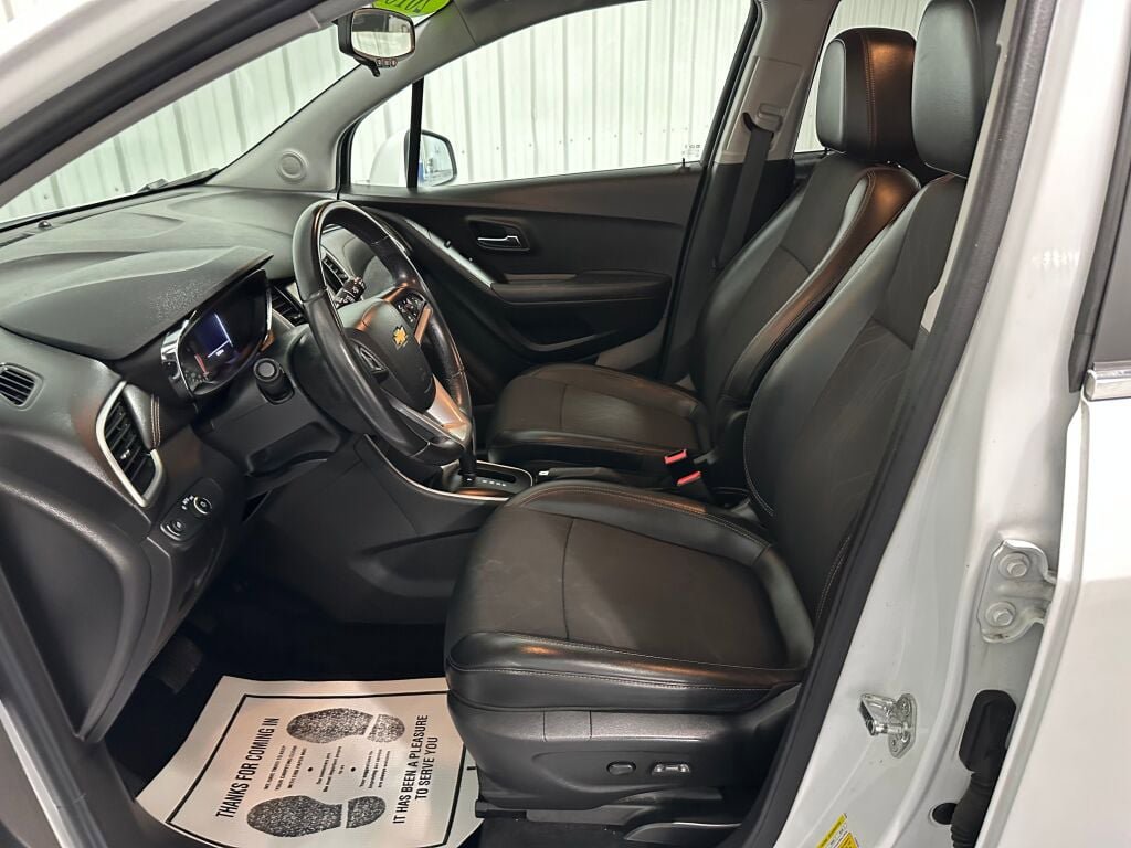 Used 2018 Chevrolet Trax LT w/ LT Convenience Package image 8