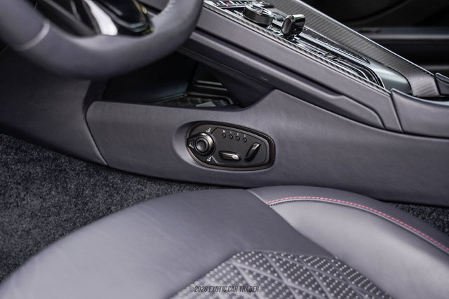 Used 2024 Aston Martin DB12 Coupe RWD image 34