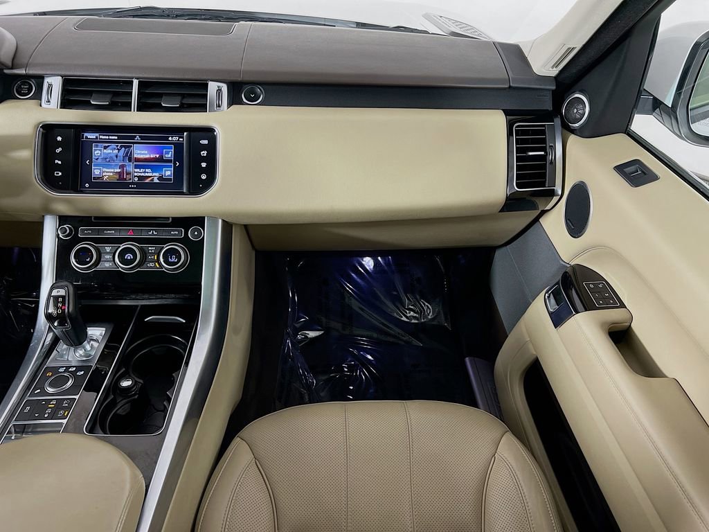 Used 2016 Land Rover Range Rover Sport HSE image 25