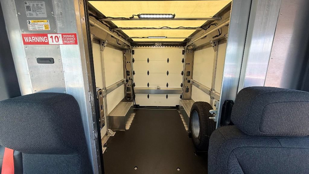 Used 2024 Chevrolet Brightdrop 400 w/ Commercial Equipment Package AWD/4WD image 27