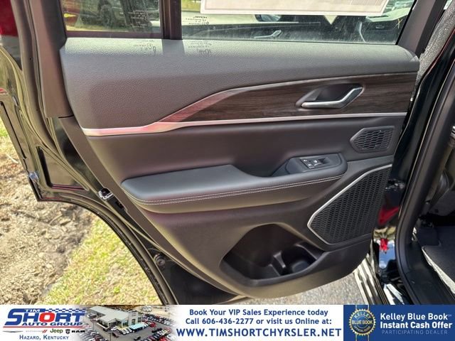 New 2026 Jeep Grand Cherokee Limited w/ Limited Altitude Package AWD/4WD image 18