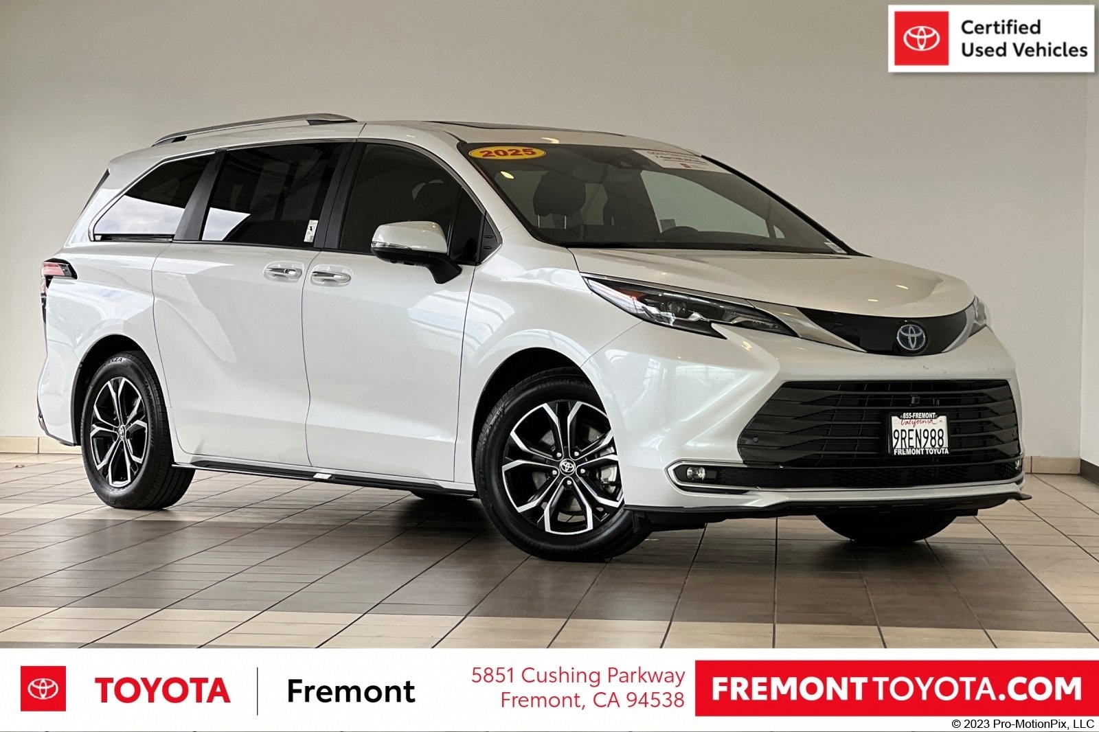 Certified 2025 Toyota Sienna Platinum