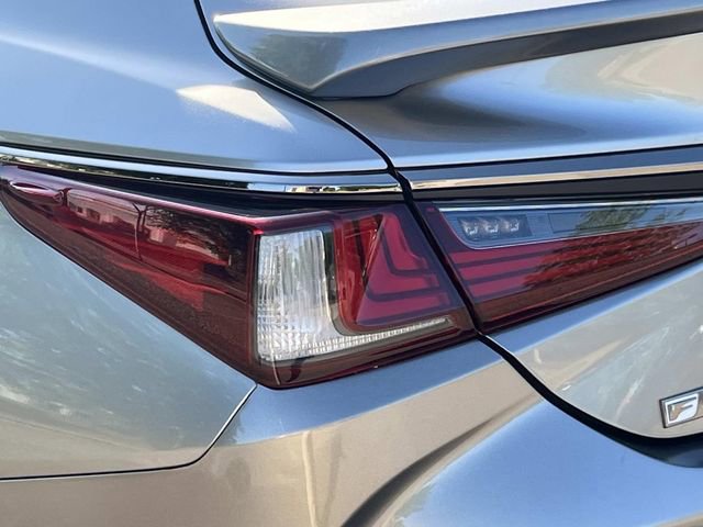 Used 2019 Lexus ES 350 F Sport w/ Accessory Package FWD image 11