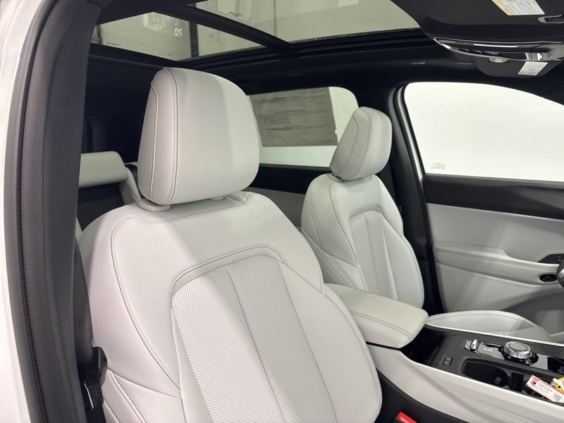 New 2026 Jeep Cherokee Limited image 14