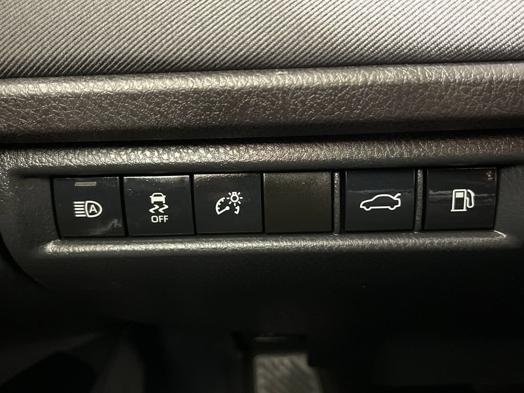 Used 2025 Toyota Camry LE FWD image 28