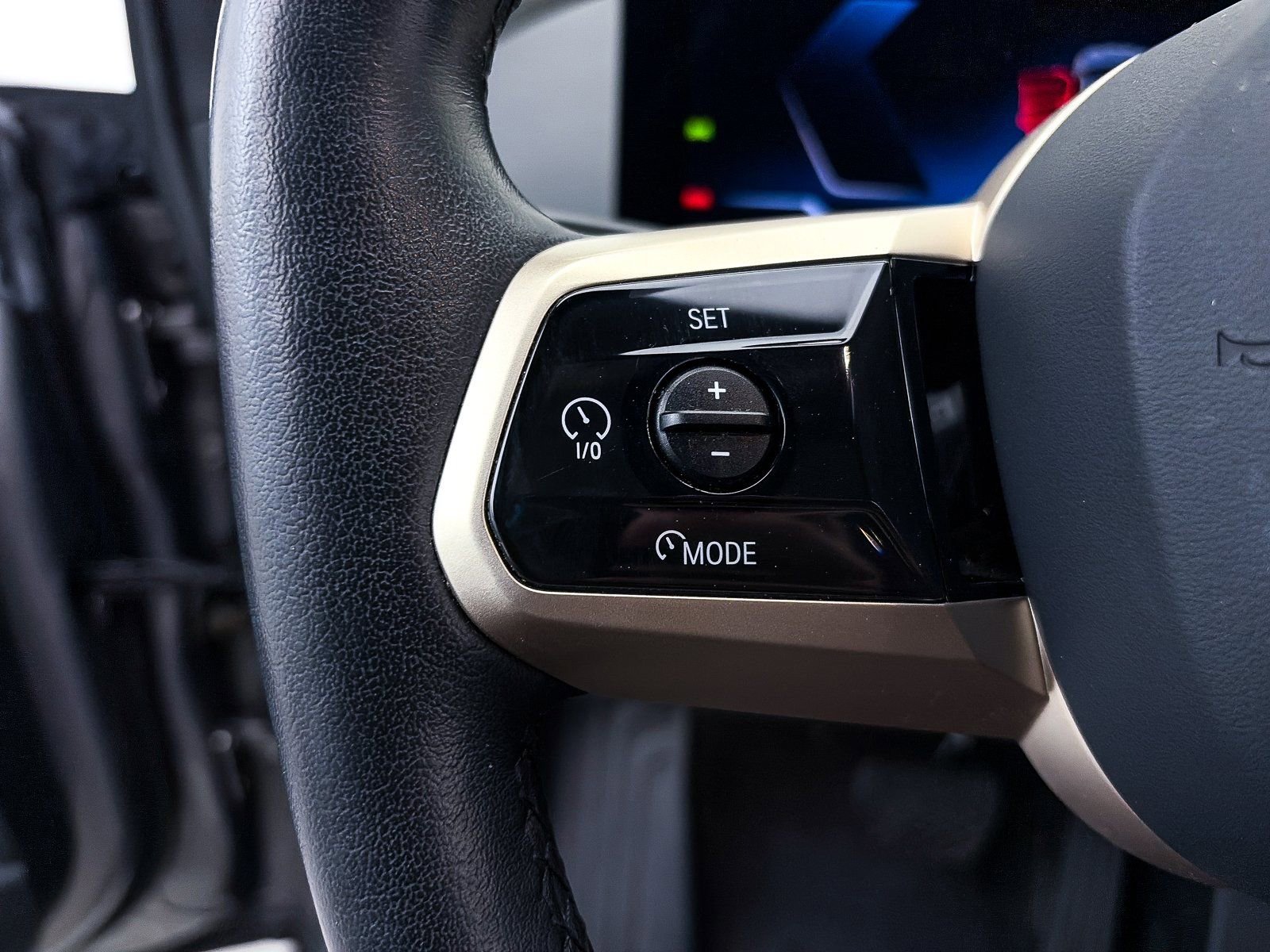 Used 2023 BMW iX xDrive50 w/ Sport Package image 29