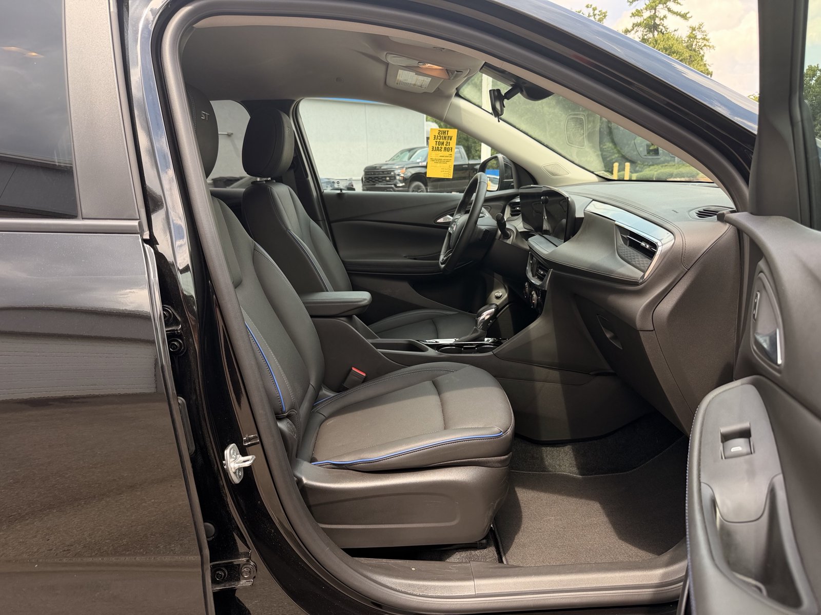 Used 2025 Buick Encore GX Sport Touring w/ Comfort Package FWD image 32