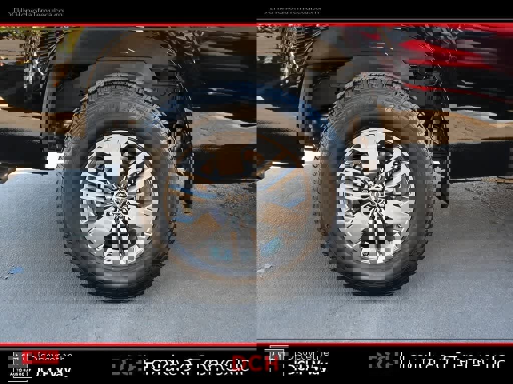 Used 2025 Nissan Frontier SV image 23