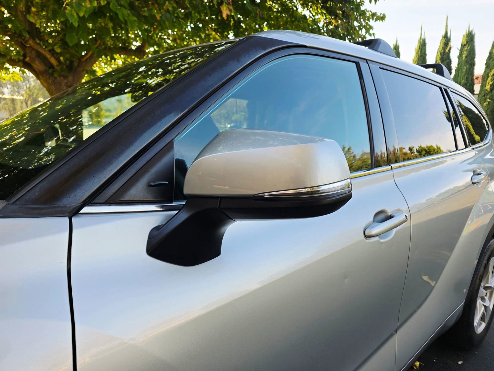 Used 2020 Toyota Highlander LE FWD image 49