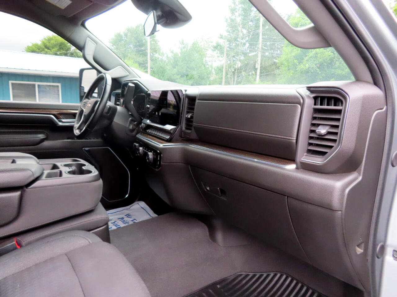 Used 2024 Chevrolet Silverado 2500 LT image 47