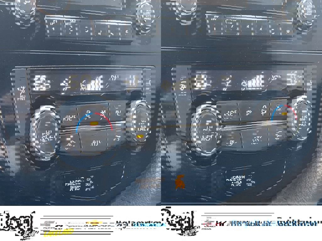 Used 2017 Nissan Rogue SV image 22