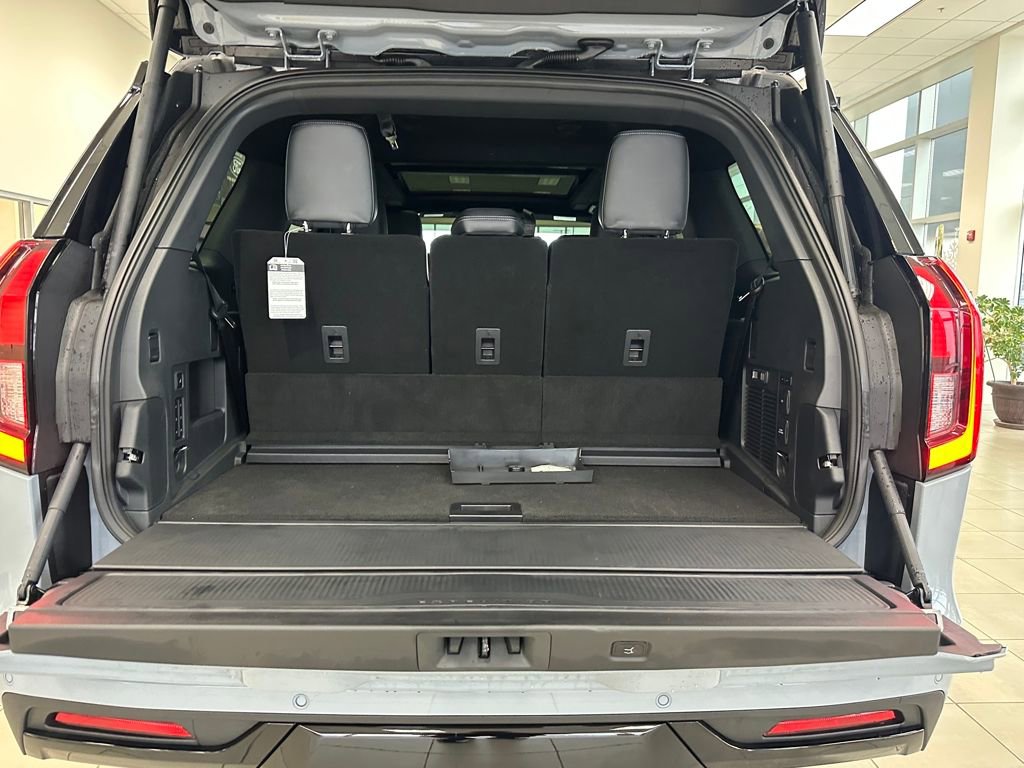 New 2025 Ford Expedition Platinum w/ Stealth Performance Package image 21