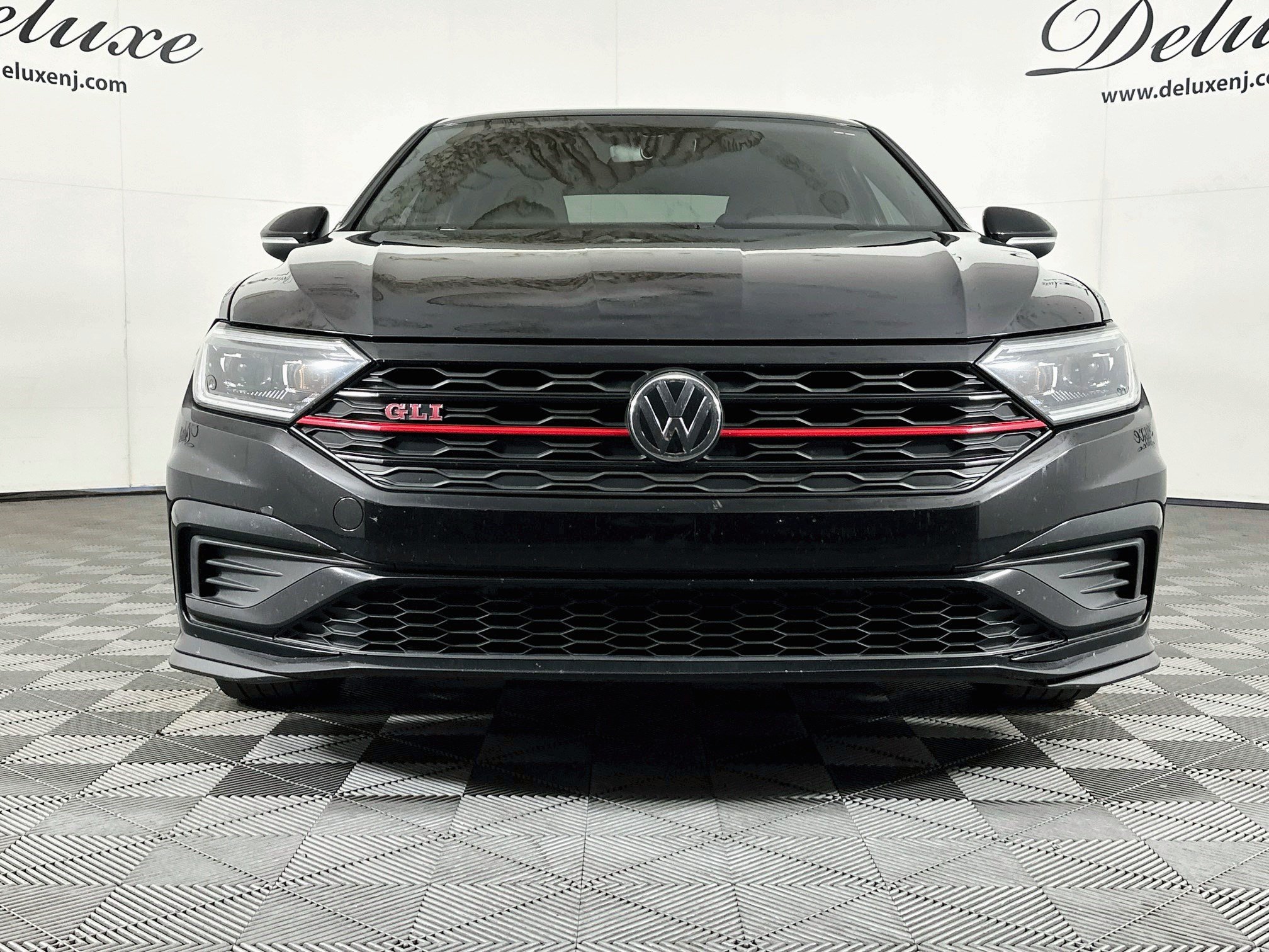 Used 2019 Volkswagen Jetta GLI FWD image 2